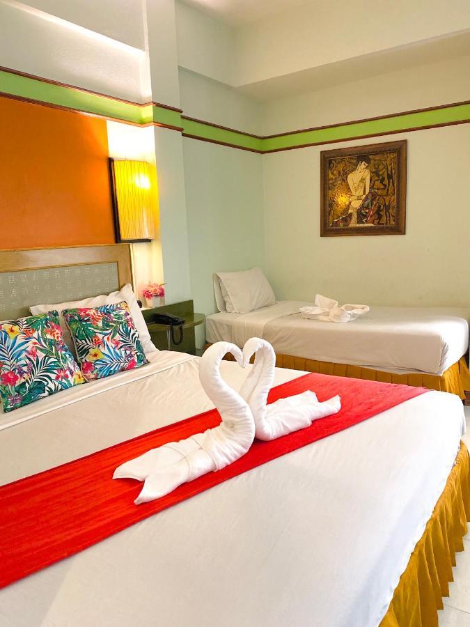 Polkadot Hostel Phitsanulok Esterno foto